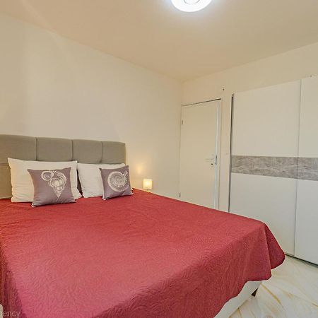 Ivica Super Comfortable, Newly Furnished Apartment In A Top Location メタイナ エクステリア 写真